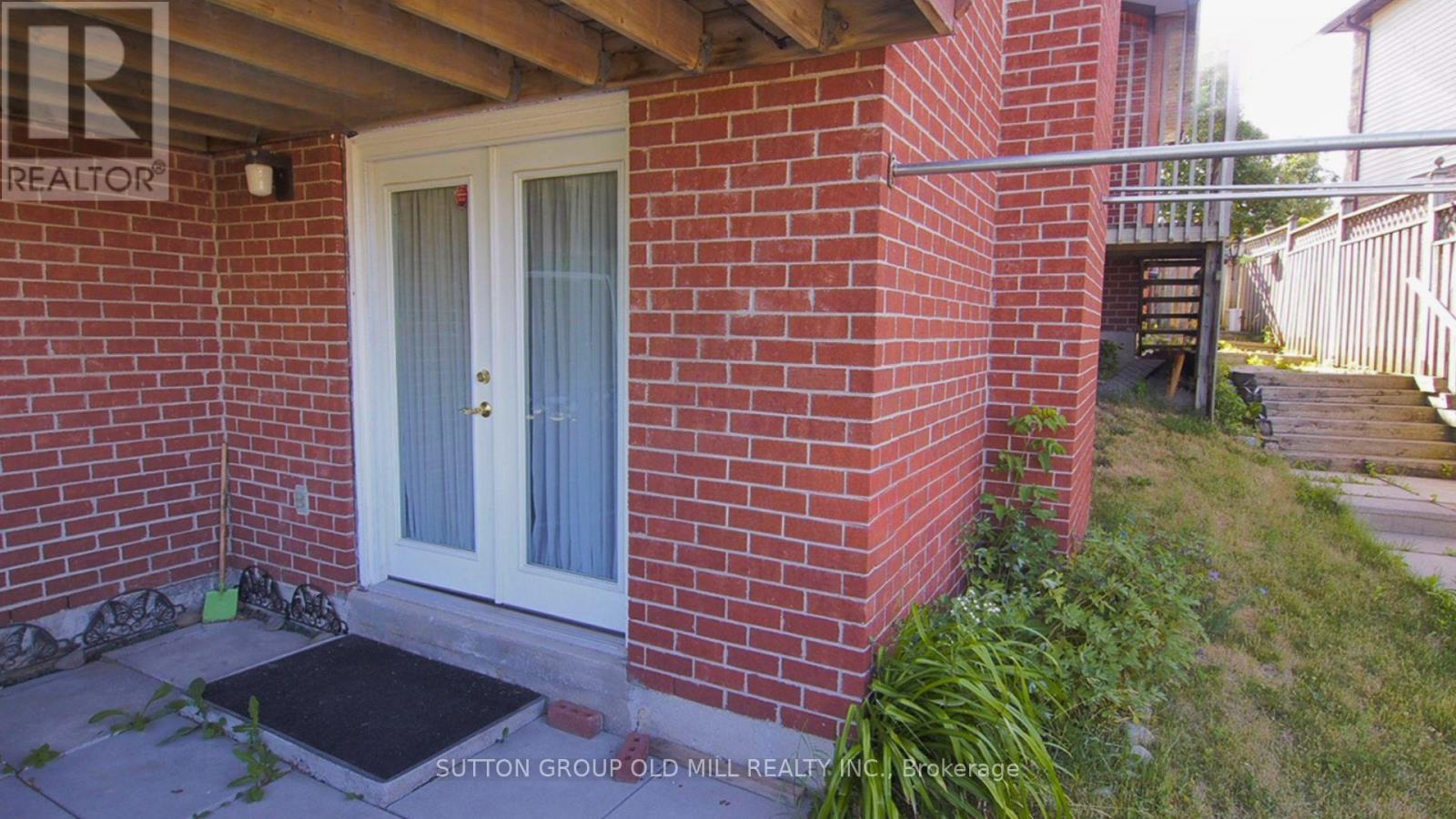 Photo 4 of Bsmt 16 Horseshoe Drive, Whitby ON