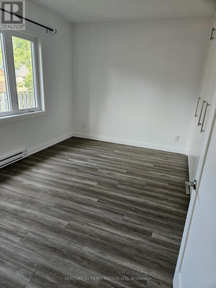 Photo 8 of 61 Glenwood Drive, Wasaga Beach ON