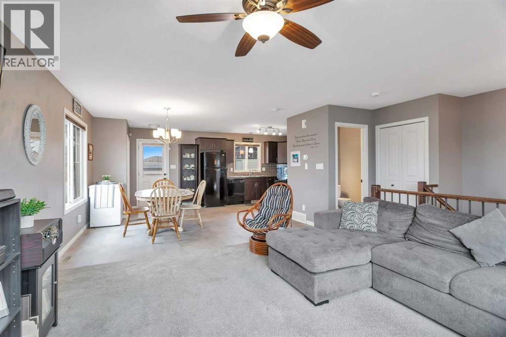 Photo 9 of 109 Redwood Boulevard, Springbrook AB