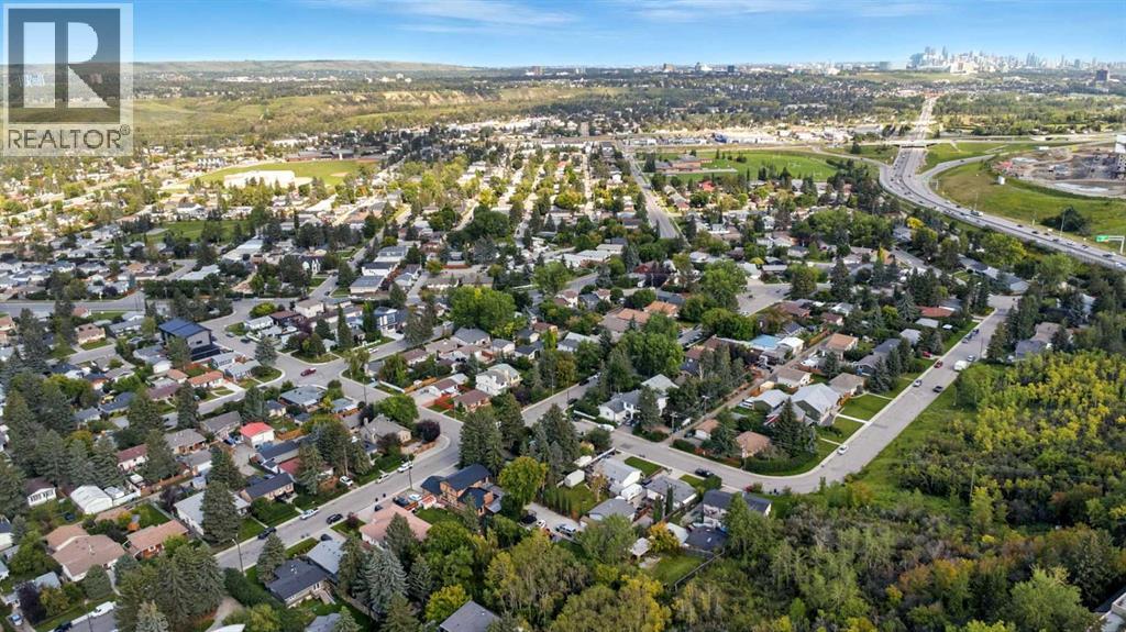 Photo 18 of 7827 33 Avenue Nw, Calgary AB