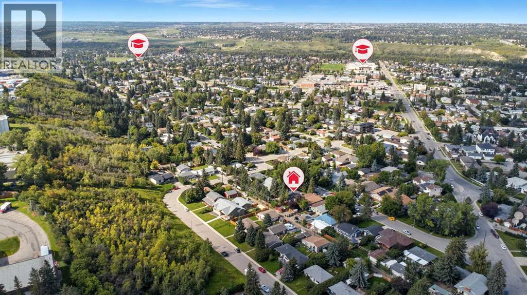 Photo 19 of 7827 33 Avenue Nw, Calgary AB