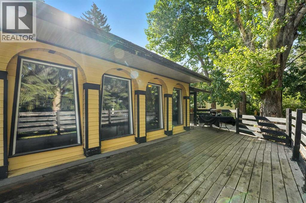 Photo 7 of 7827 33 Avenue Nw, Calgary AB