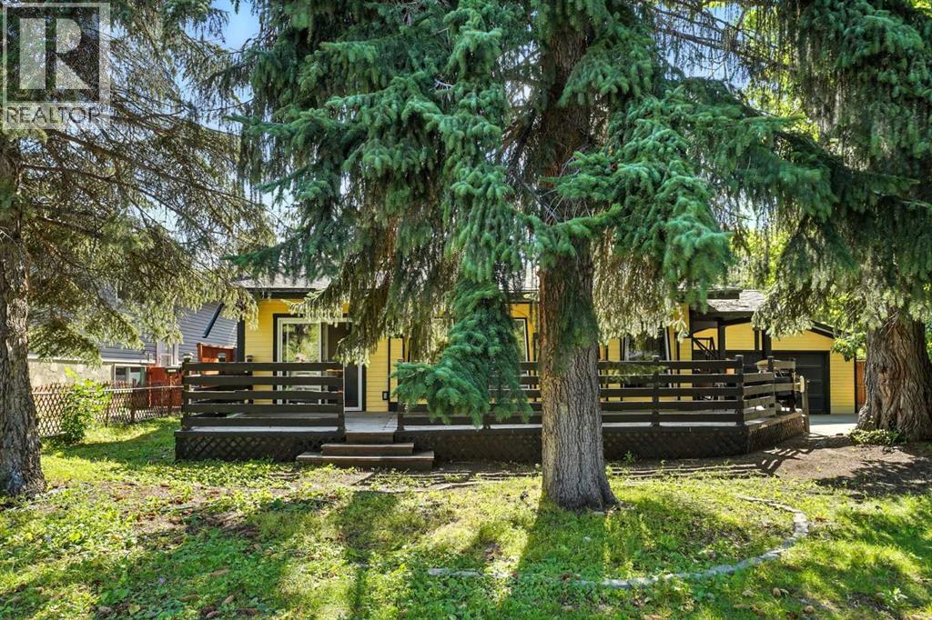 Photo 9 of 7827 33 Avenue Nw, Calgary AB