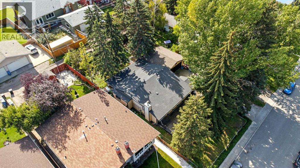 Photo 14 of 7827 33 Avenue Nw, Calgary AB