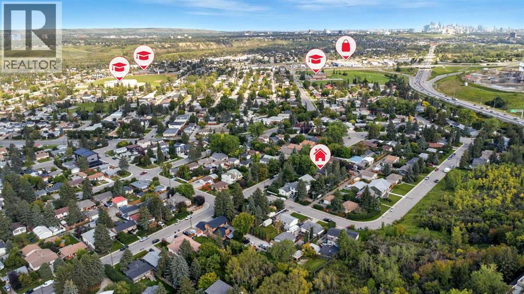 Photo 17 of 7827 33 Avenue Nw, Calgary AB