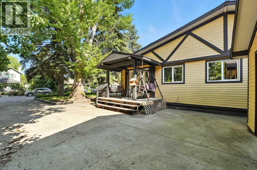 Photo 8 of 7827 33 Avenue Nw, Calgary AB
