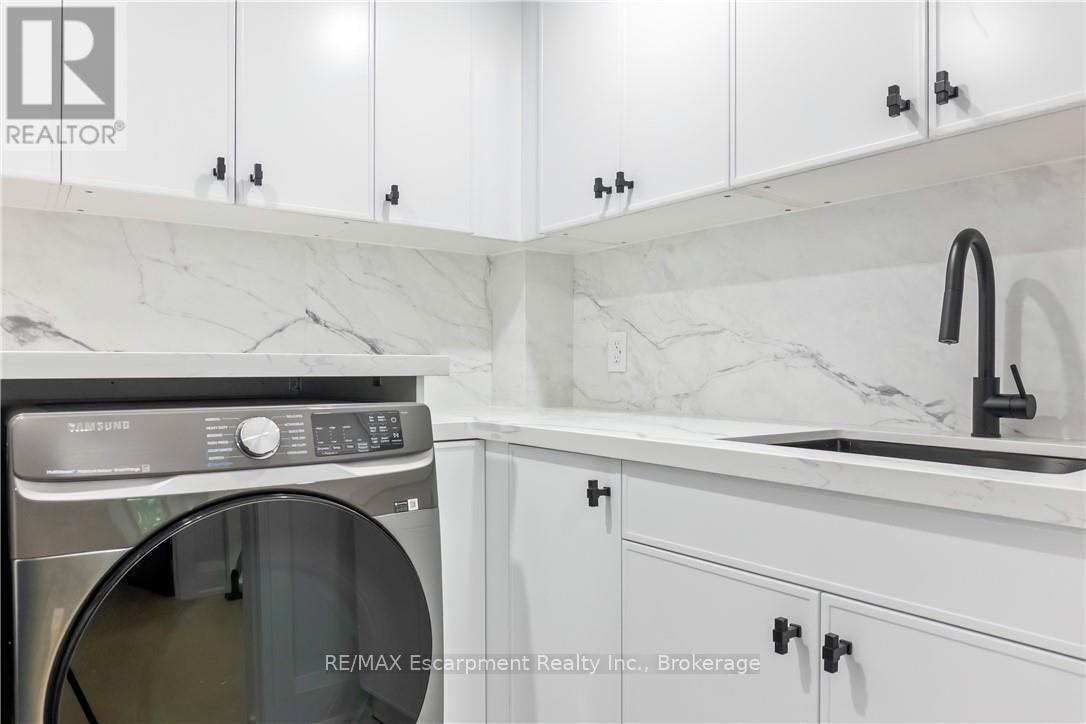 Photo 31 of 319 Beechfield Road, Oakville ON