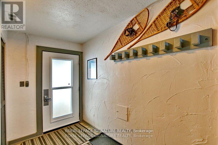 Photo 12 of 163 Tyrolean Lane, Blue Mountains ON