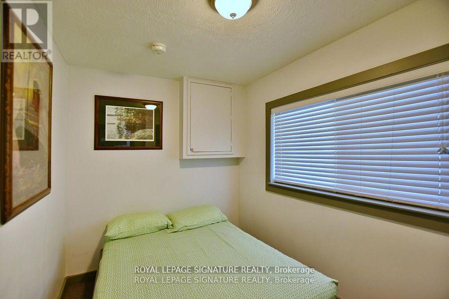 Photo 13 of 163 Tyrolean Lane, Blue Mountains ON