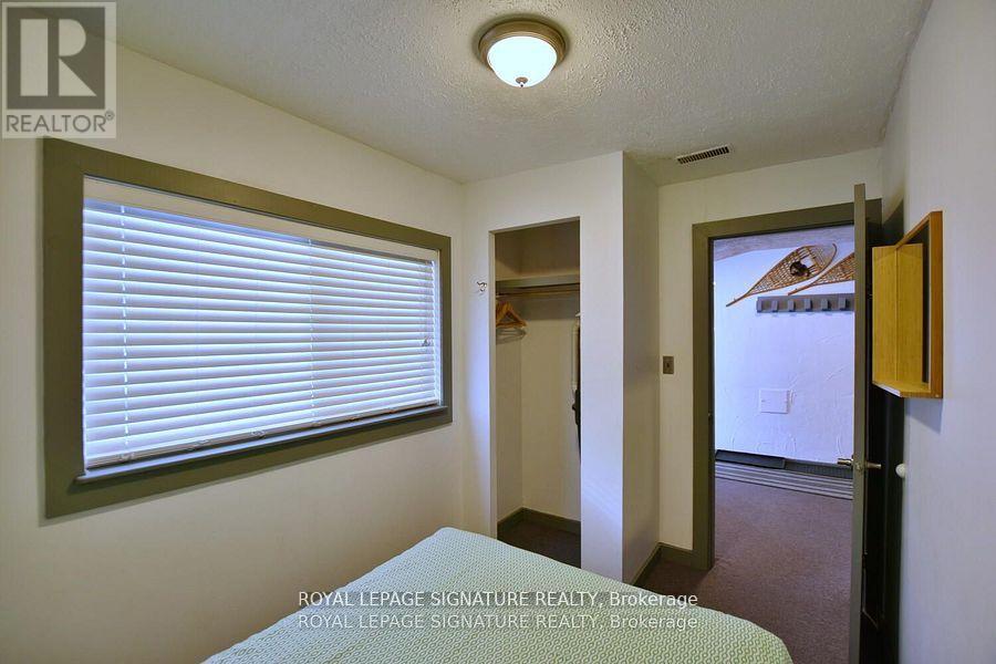 Photo 14 of 163 Tyrolean Lane, Blue Mountains ON