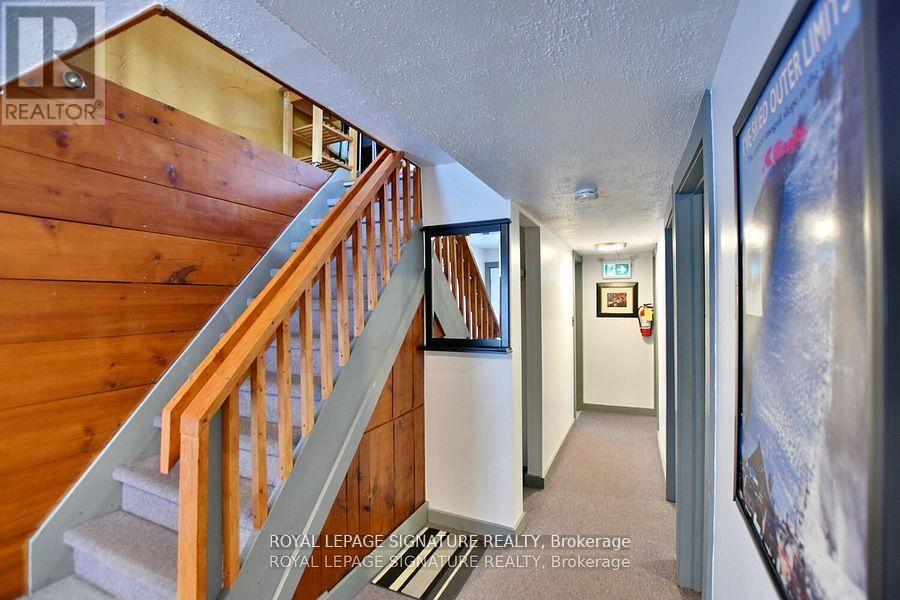 Photo 15 of 163 Tyrolean Lane, Blue Mountains ON