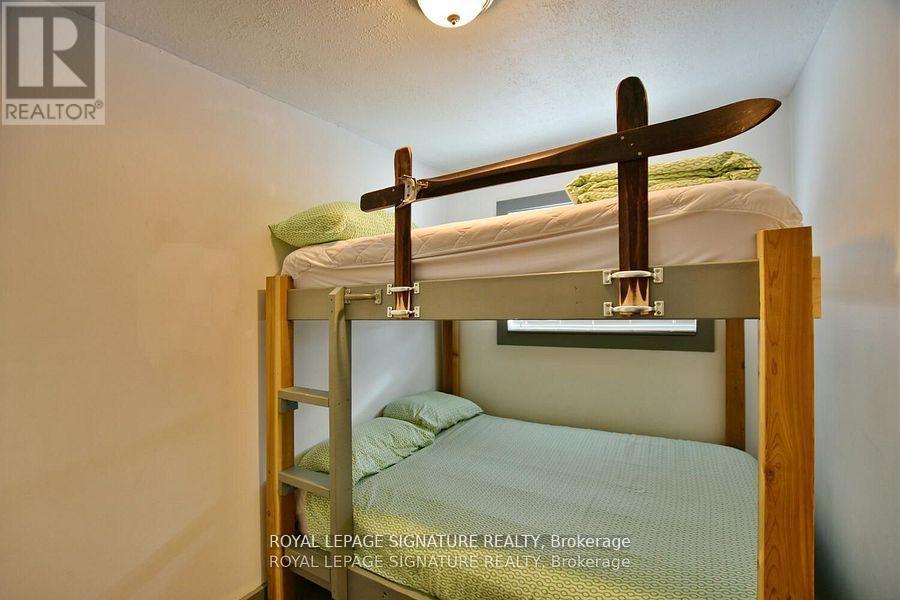 Photo 18 of 163 Tyrolean Lane, Blue Mountains ON