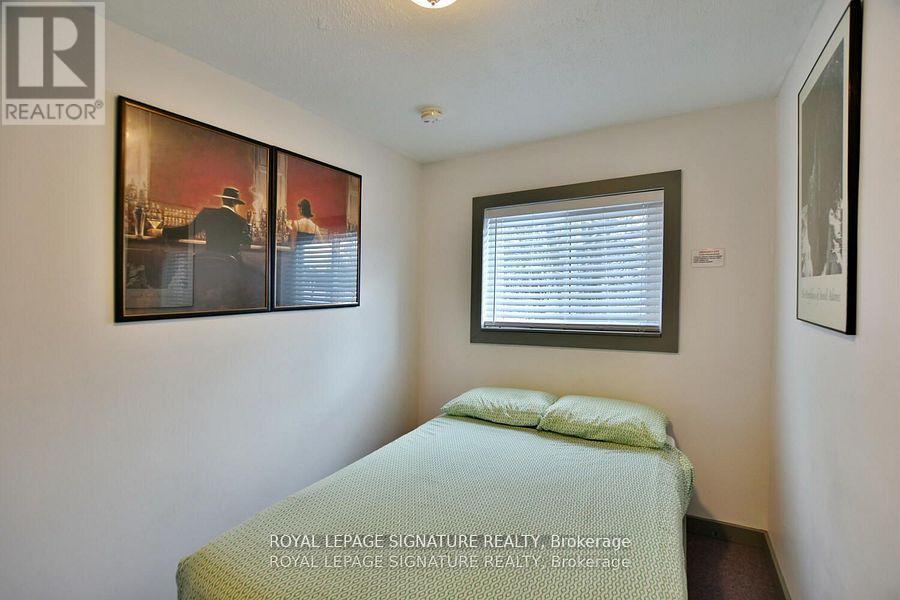 Photo 19 of 163 Tyrolean Lane, Blue Mountains ON