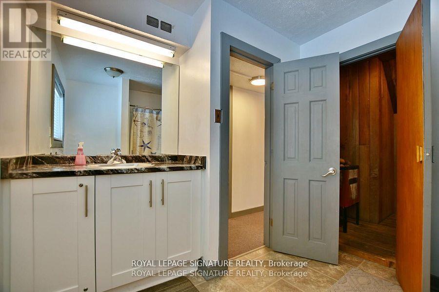 Photo 22 of 163 Tyrolean Lane, Blue Mountains ON