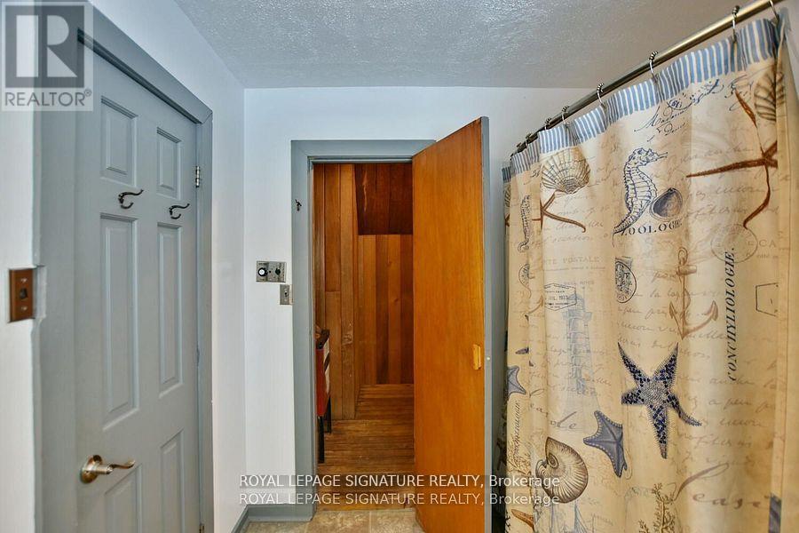 Photo 25 of 163 Tyrolean Lane, Blue Mountains ON