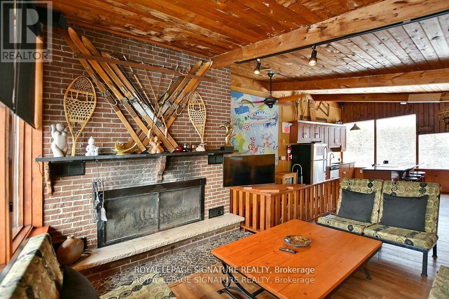 Photo 29 of 163 Tyrolean Lane, Blue Mountains ON