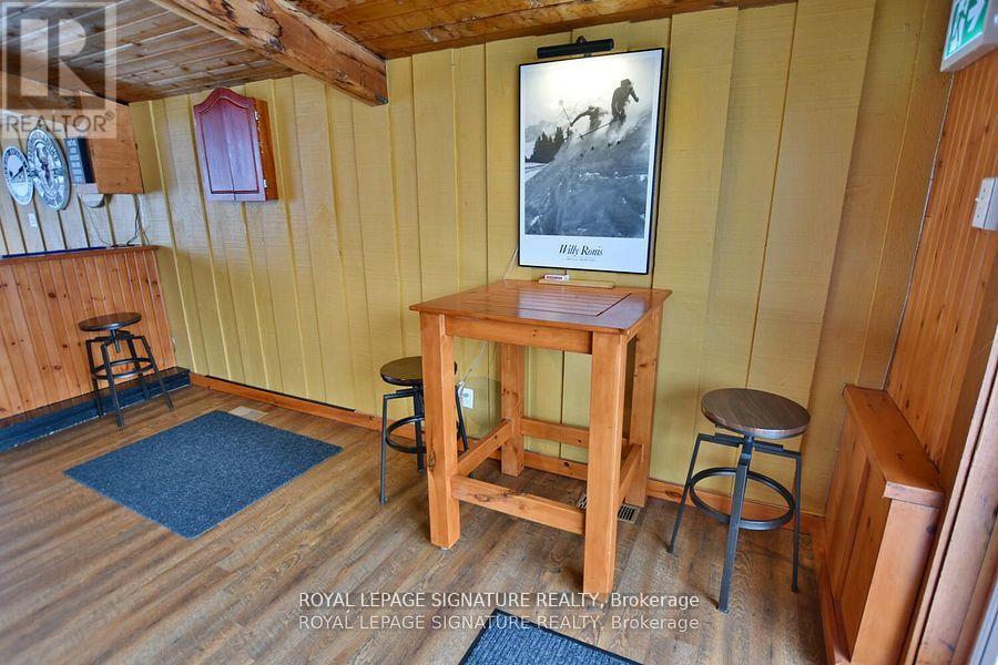 Photo 33 of 163 Tyrolean Lane, Blue Mountains ON