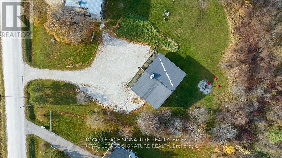 Photo 48 of 163 Tyrolean Lane, Blue Mountains ON