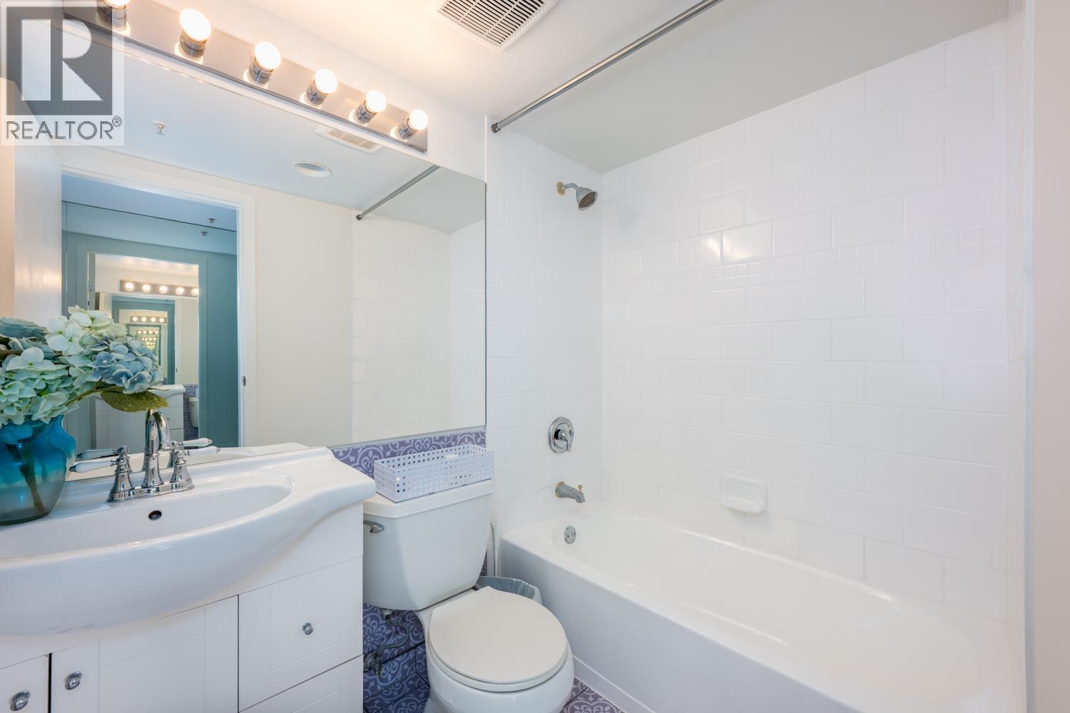 Photo 12 of 1504 1188 Howe Street, Vancouver BC