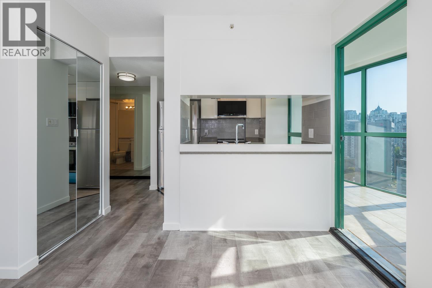 Photo 4 of 1504 1188 Howe Street, Vancouver BC