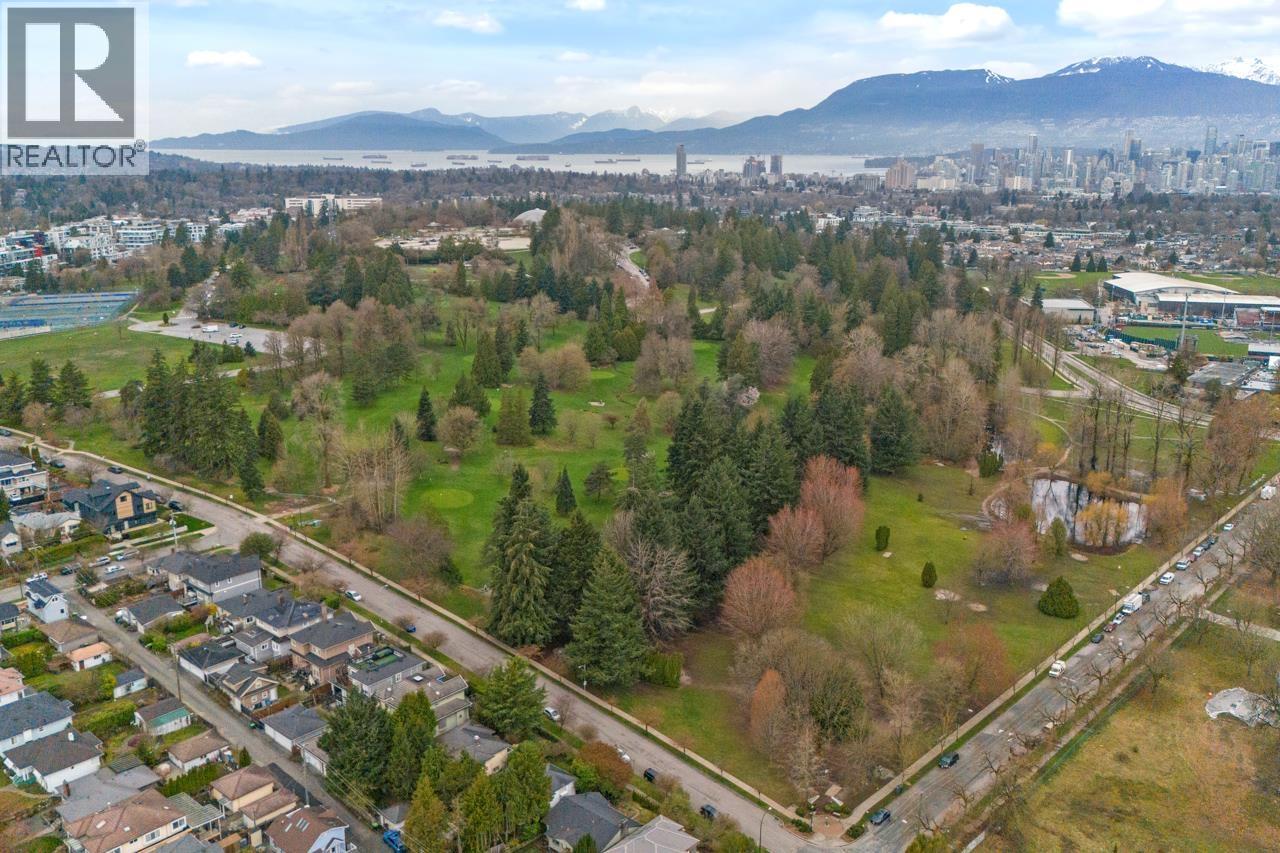 Photo 23 of 205 5089 Quebec Street, Vancouver BC