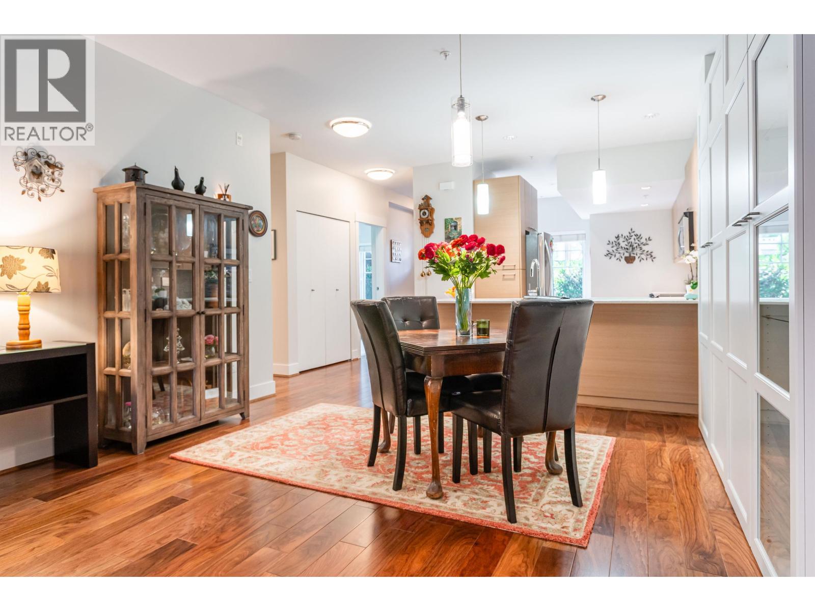 Photo 8 of 2 7198 Barnet Road, Burnaby BC