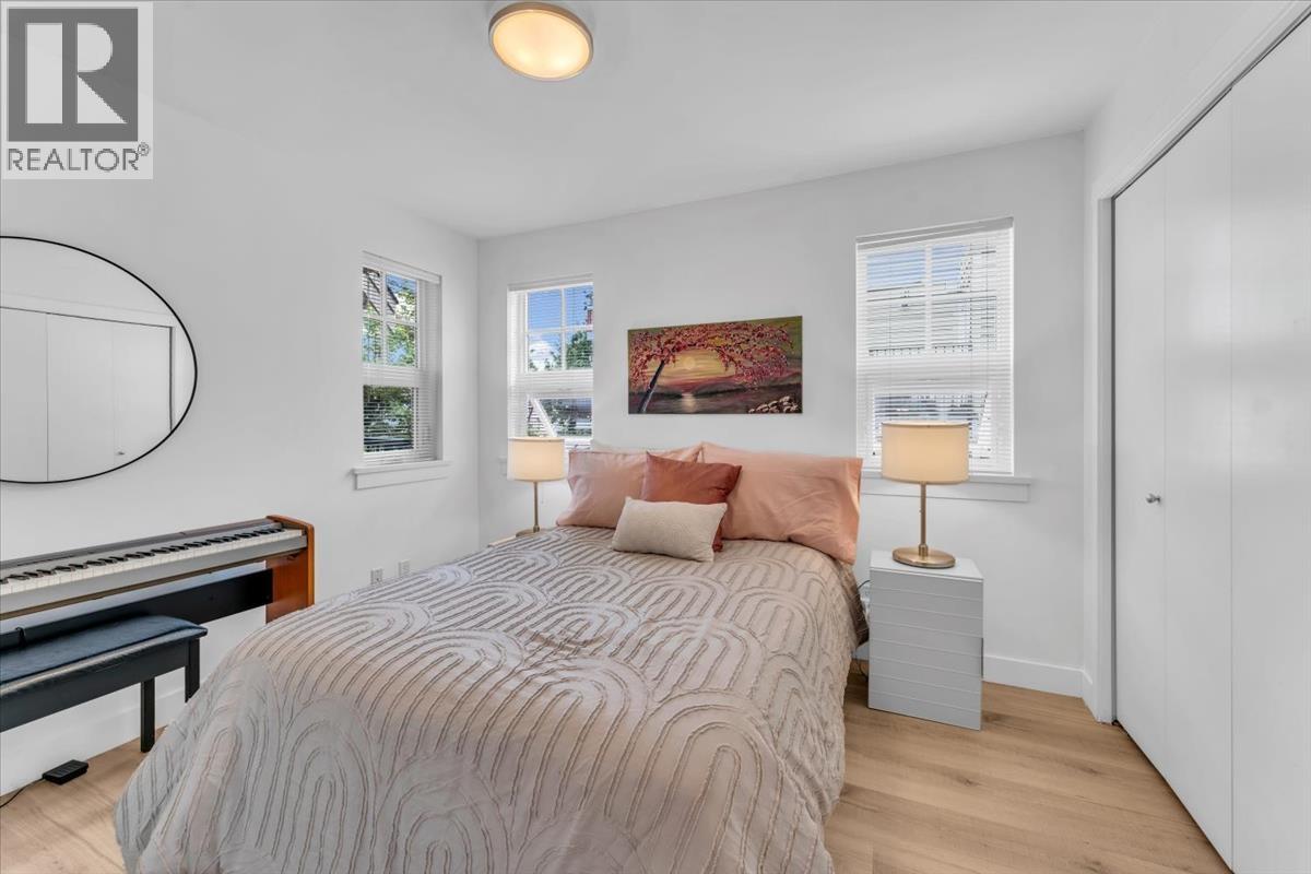 Photo 5 of 305 930 W 16th Avenue, Vancouver BC