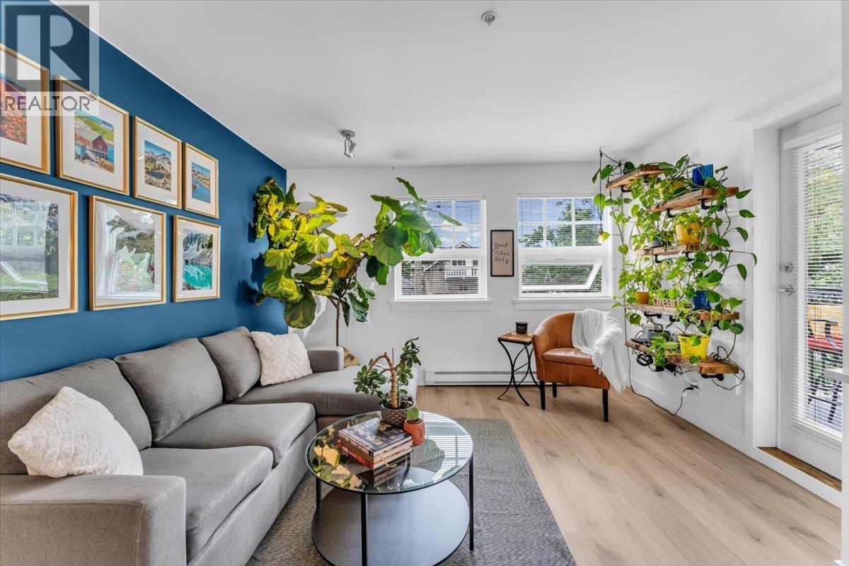 Photo 1 of 305 930 W 16th Avenue, Vancouver BC