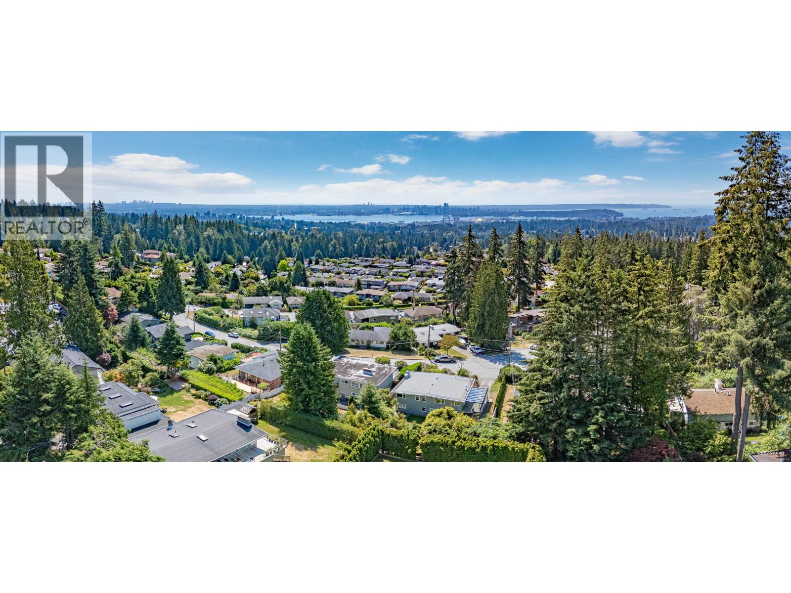 472 CRESTWOOD AVENUE, North Vancouver