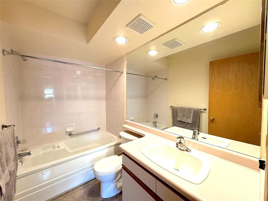 Photo 8 of 26 6645 Roblin Boulevard, Winnipeg MB