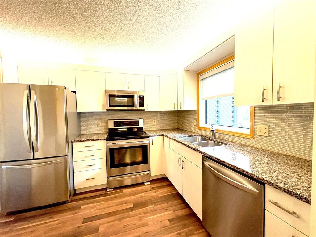 Photo 2 of 26 6645 Roblin Boulevard, Winnipeg MB