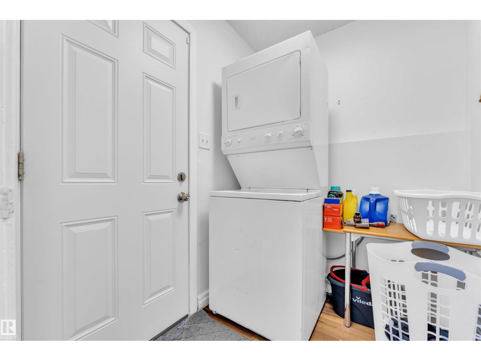 Photo 24 of 3906 161 Av Nw, Edmonton AB