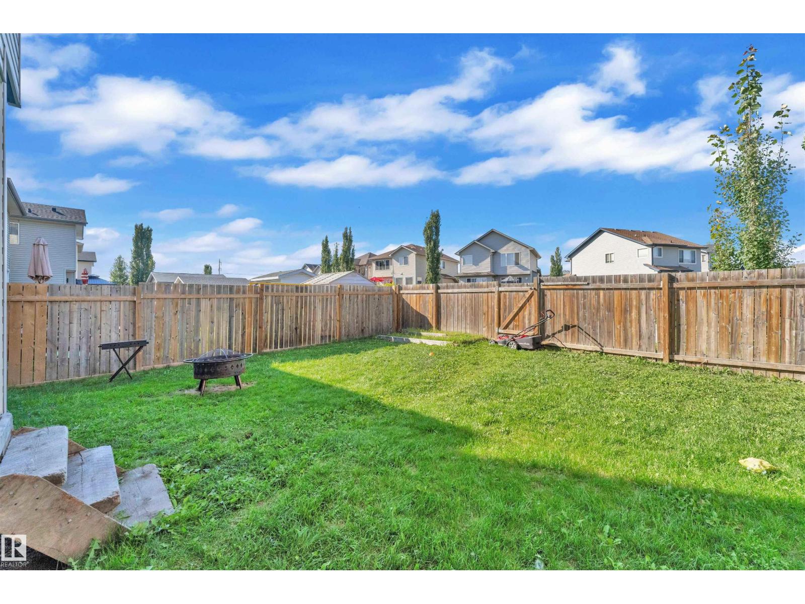 Photo 6 of 3906 161 Av Nw, Edmonton AB