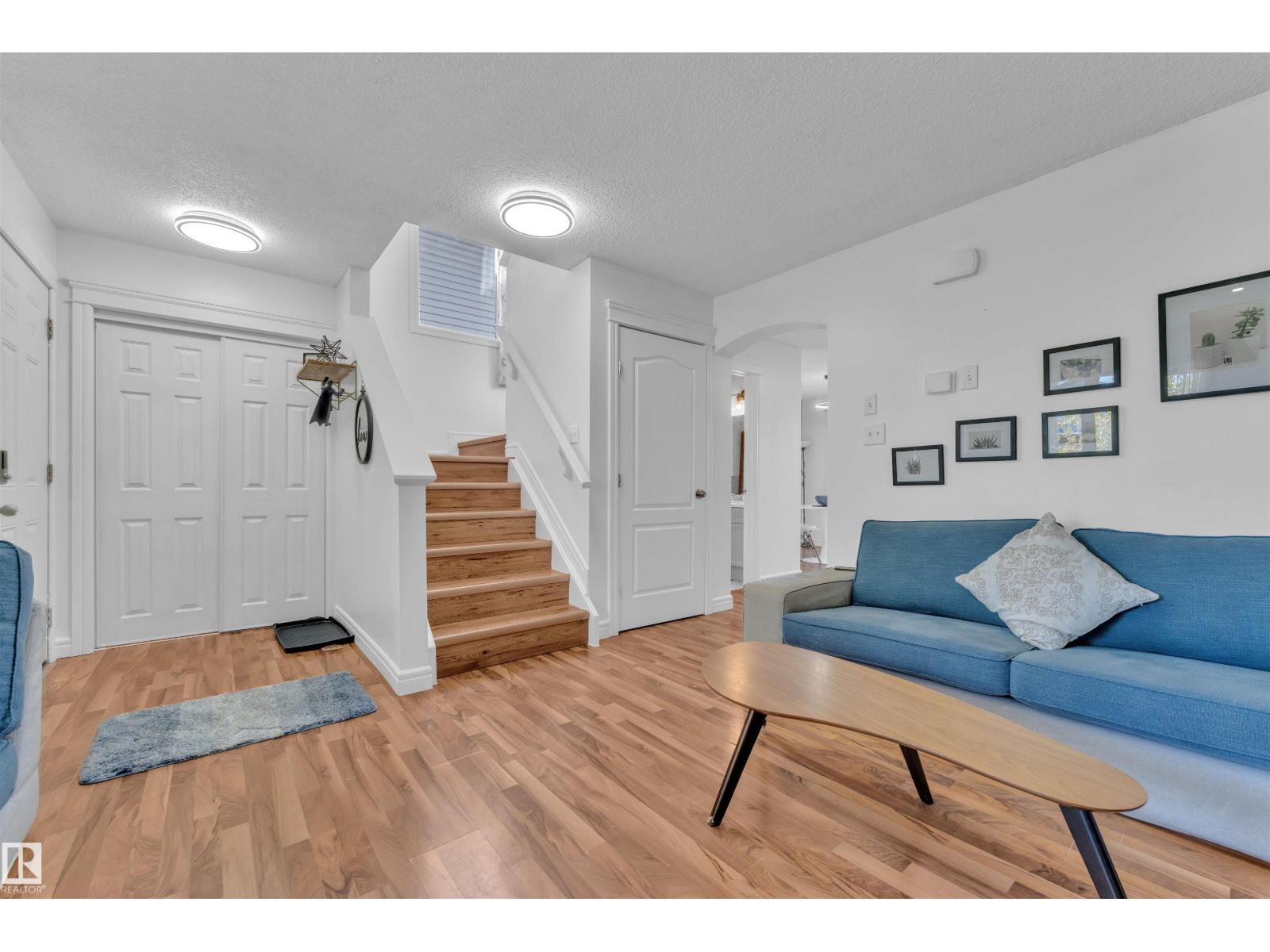 Photo 10 of 3906 161 Av Nw, Edmonton AB