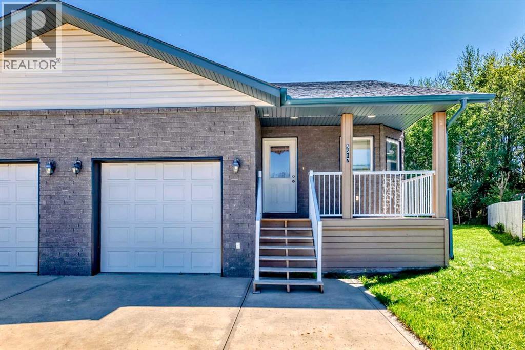 Photo 1 of 5517 52 Avenueclose, Innisfail AB