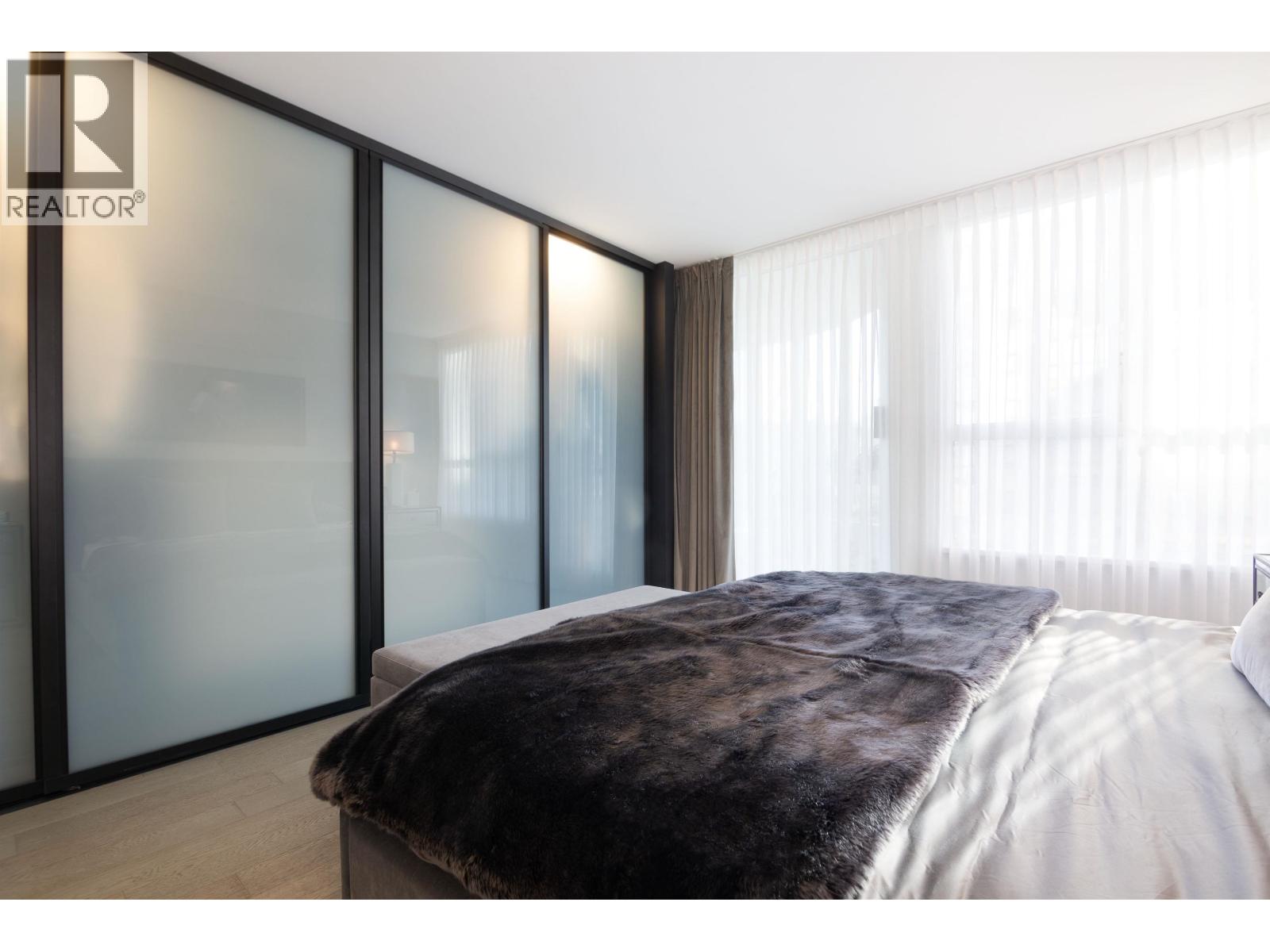 Photo 8 of 1001 717 Jervis Street, Vancouver BC