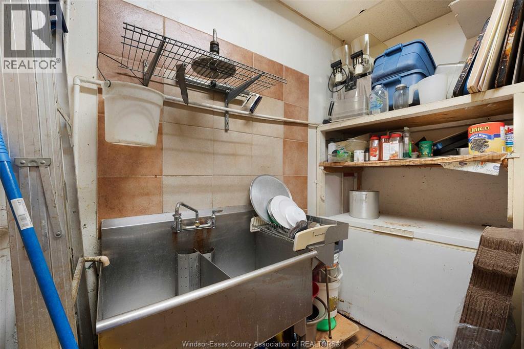 Photo 11 of 1705 Wyandotte Street West, Windsor ON