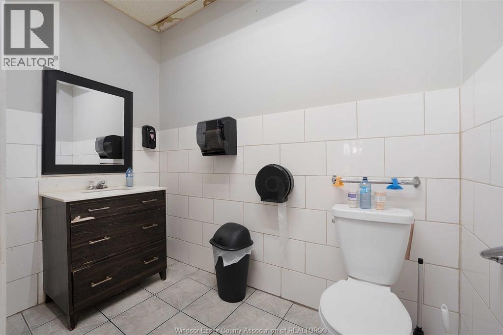 Photo 20 of 1705 Wyandotte Street West, Windsor ON