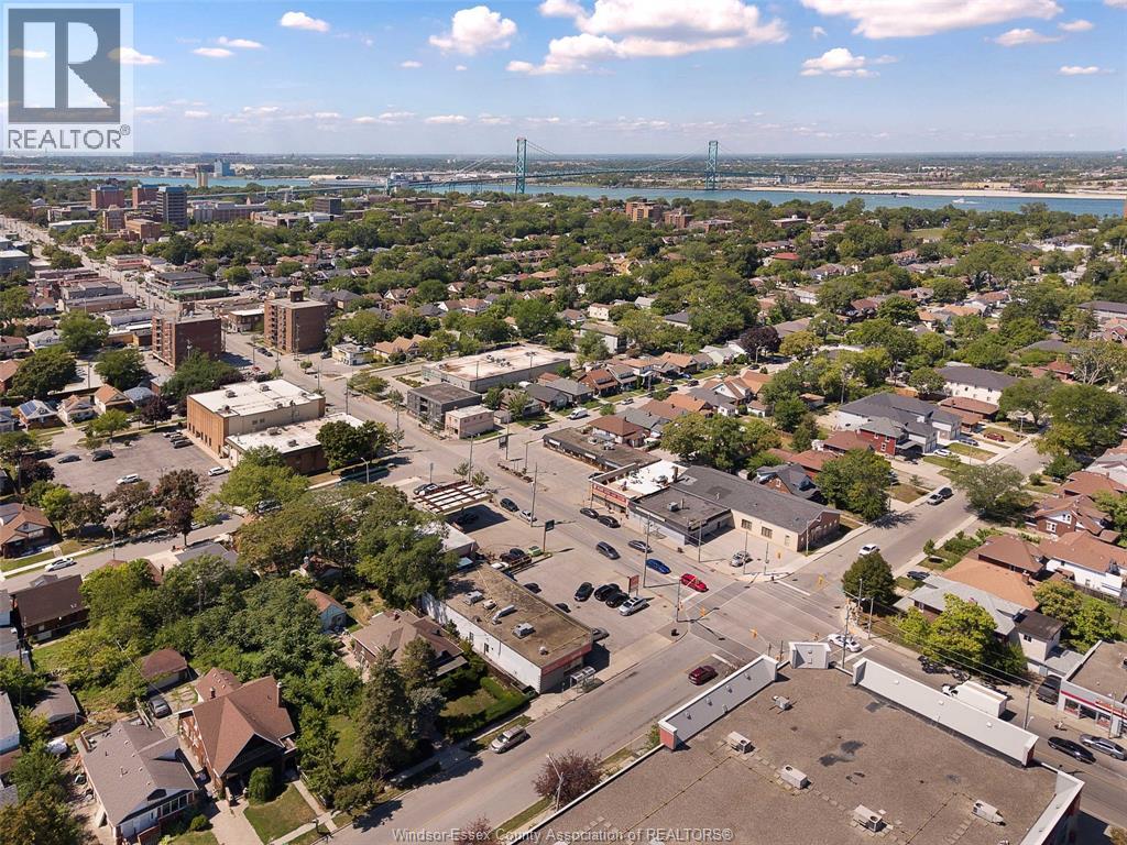 Photo 30 of 1705 Wyandotte Street West, Windsor ON