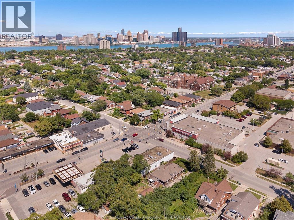 Photo 31 of 1705 Wyandotte Street West, Windsor ON