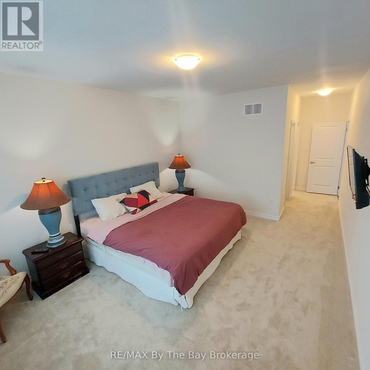 Photo 16 of Upper 92 Berkely Street, Wasaga Beach ON