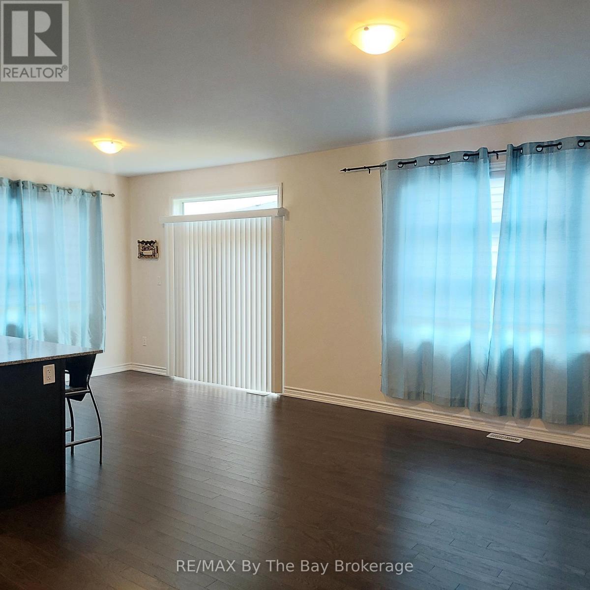 Photo 18 of Upper 92 Berkely Street, Wasaga Beach ON