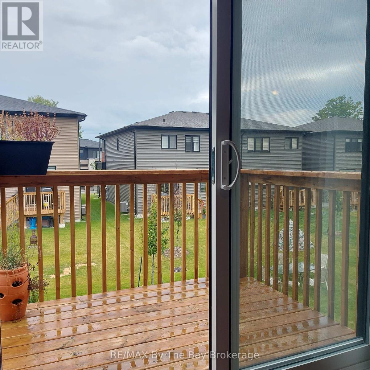 Photo 19 of Upper 92 Berkely Street, Wasaga Beach ON