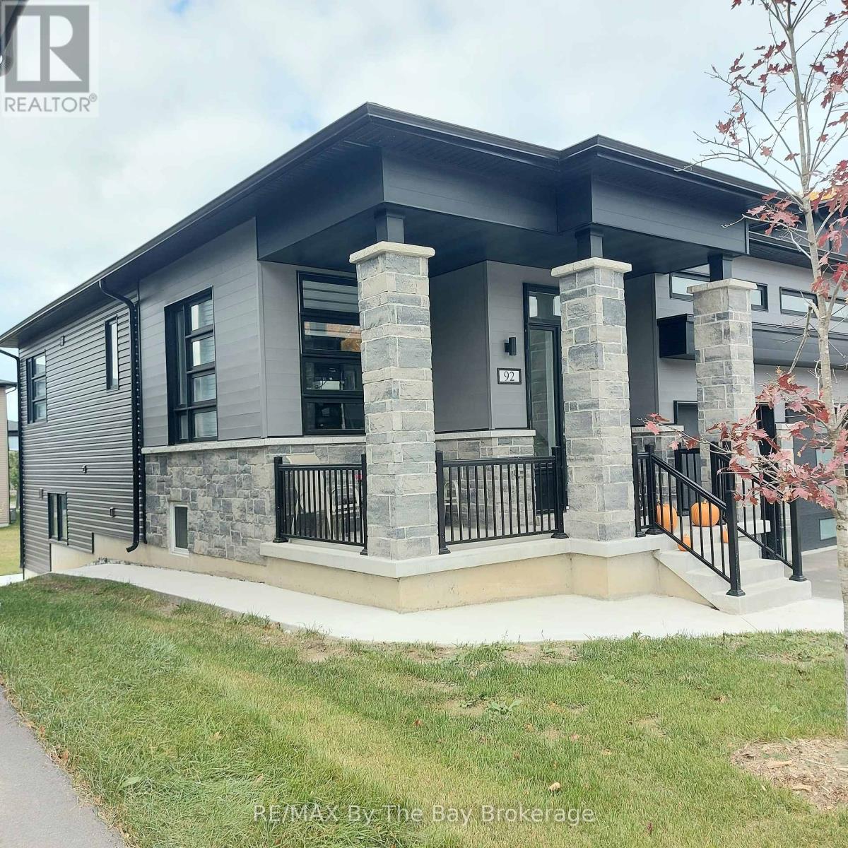 Photo 2 of Upper 92 Berkely Street, Wasaga Beach ON