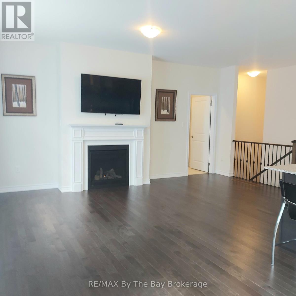 Photo 22 of Upper 92 Berkely Street, Wasaga Beach ON
