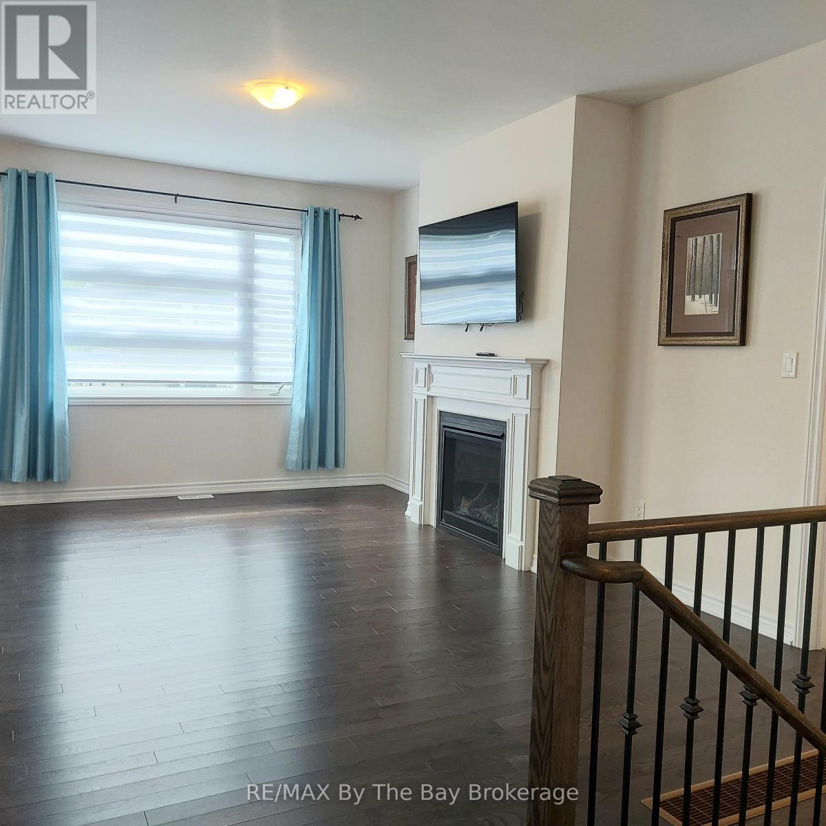 Photo 24 of Upper 92 Berkely Street, Wasaga Beach ON
