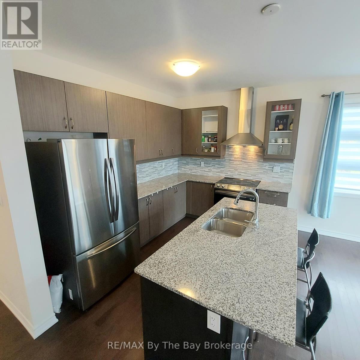 Photo 29 of Upper 92 Berkely Street, Wasaga Beach ON
