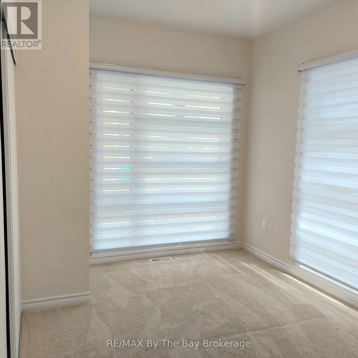 Photo 32 of Upper 92 Berkely Street, Wasaga Beach ON