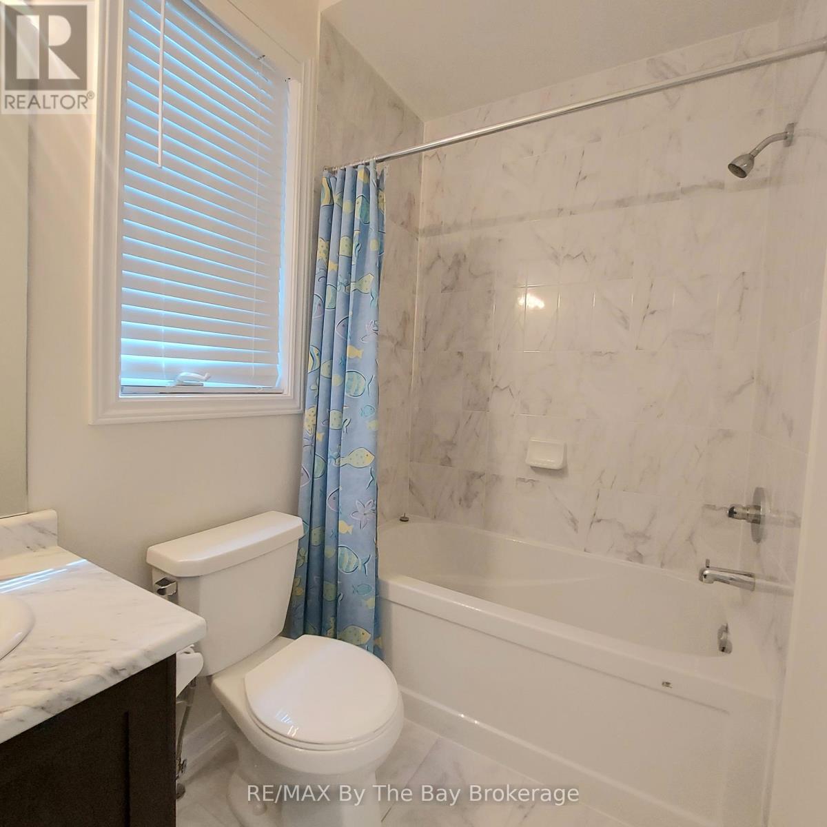 Photo 35 of Upper 92 Berkely Street, Wasaga Beach ON