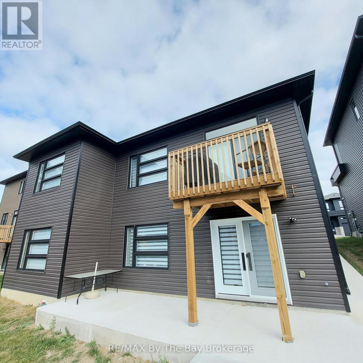 Photo 39 of Upper 92 Berkely Street, Wasaga Beach ON